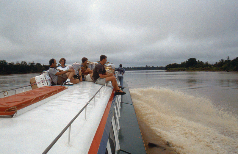 778_Met de boot vanuit Miri het binnenland van Sarawak in.jpg